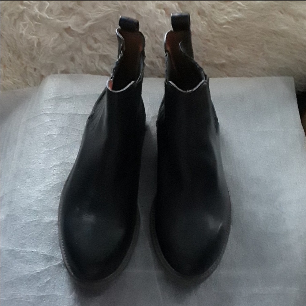 Madewell Chelsea booties